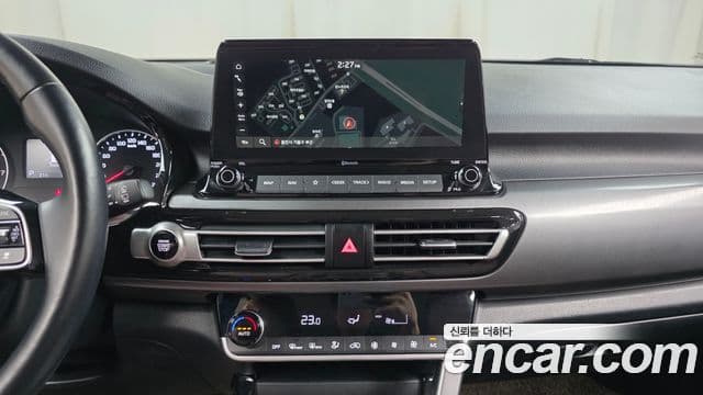 Kia Seltos 2021 — ფოტო 14/20