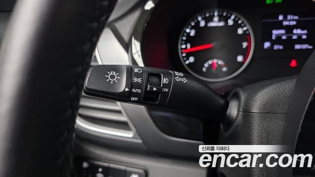 Kia Seltos 2021 — ფოტო 18/20