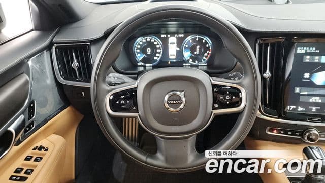 Volvo V90 Cross Country 2018 — ფოტო 12/20