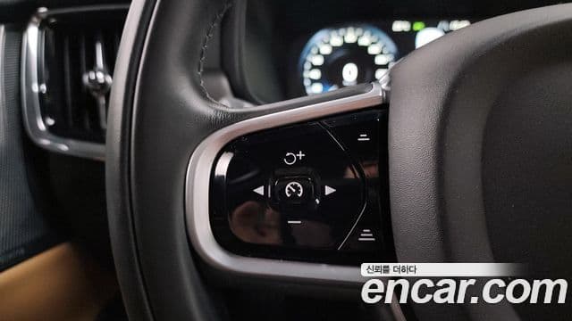 Volvo V90 Cross Country 2018 — ფოტო 15/20