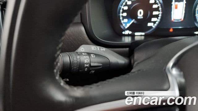 Volvo V90 Cross Country 2018 — Photo 30/32
