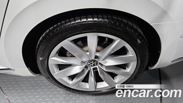 Volkswagen Arteon 2022 — Photo 27/31