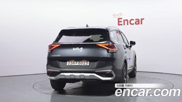 Kia Sportage 2022 — ფოტო 4/20