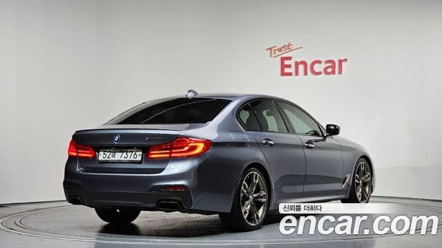 BMW 5 Series 2018 — Şəkil 14/20