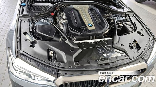 BMW 5 Series 2018 — Şəkil 10/20
