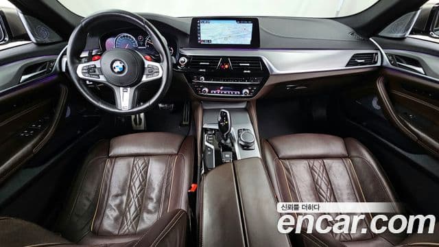 BMW 5 Series 2018 — Şəkil 8/20