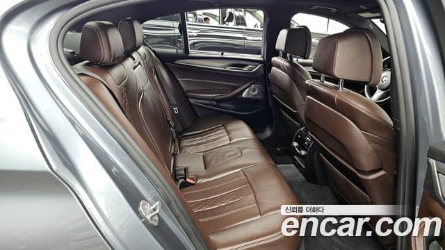BMW 5 Series 2018 — Şəkil 6/20