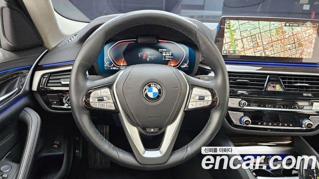 BMW 5 Series 2023 — Şəkil 13/20