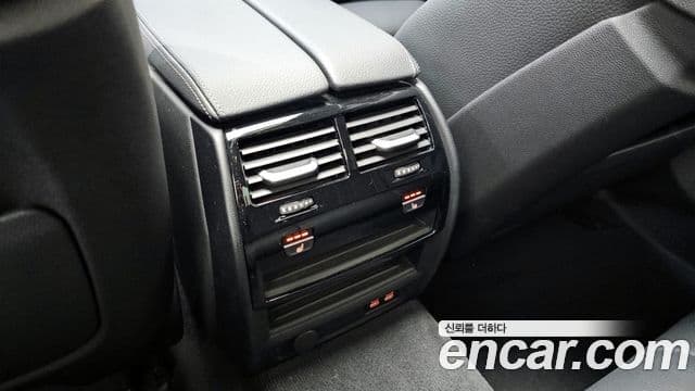 BMW 5 Series 2023 — ფოტო 17/20
