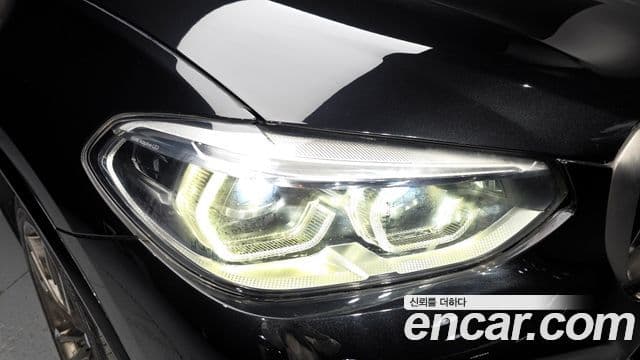 BMW X4 2020 — Photo 16/38