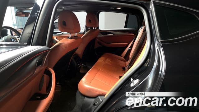 BMW X4 2020 — Photo 24/38