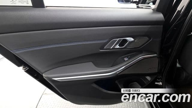 BMW 3 Series 2021 — Şəkil 10/20