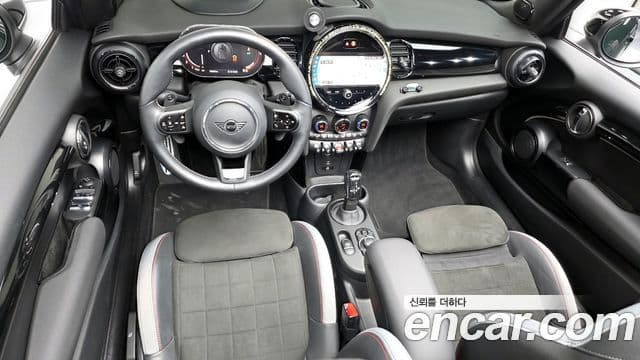 Mini Cooper S Convertible 2023 — ფოტო 9/34