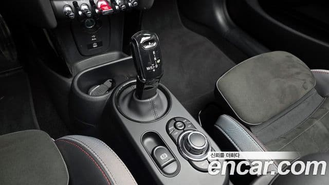 Mini Cooper S Convertible 2023 — ფოტო 18/34