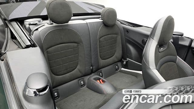 Mini Cooper S Convertible 2023 — ფოტო 34/34