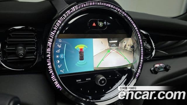 Mini Cooper S Convertible 2023 — ფოტო 23/34