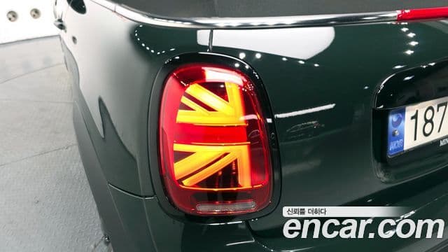 Mini Cooper S Convertible 2023 — ფოტო 26/34
