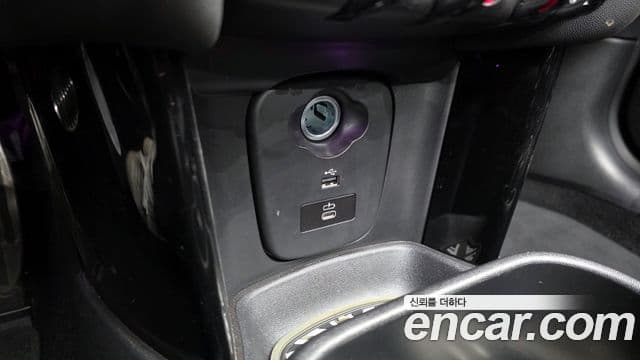 Mini Cooper S Convertible 2023 — ფოტო 15/34