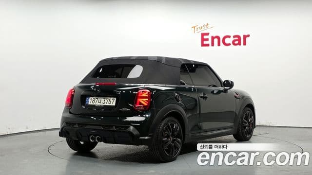 Mini Cooper S Convertible 2023 — ფოტო 33/34