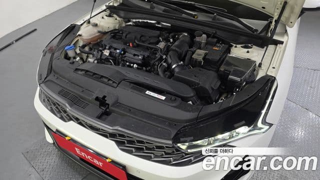 Kia K5 2021 — ფოტო 6/20