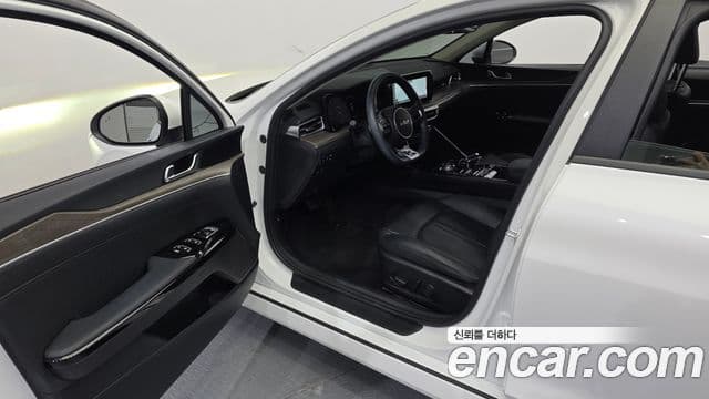 Kia K5 2021 — ფოტო 10/20
