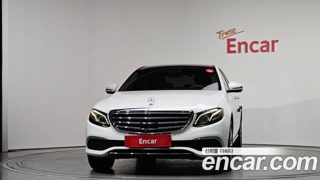 Mercedes-Benz E-Class 2018 — ფოტო 3/20
