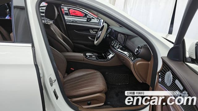 Mercedes-Benz E-Class 2018 — ფოტო 11/20