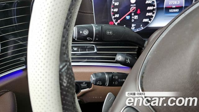 Mercedes-Benz E-Class 2018 — Photo 19/33