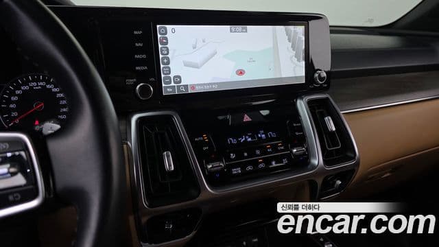 Kia Sorento 2023 — ფოტო 14/20