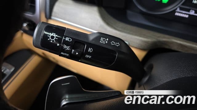 Kia Sorento 2023 — ფოტო 19/20