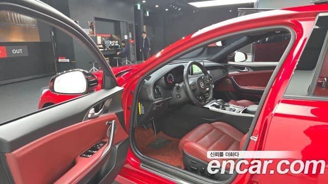 Kia Stinger 2019 — Şəkil 10/20