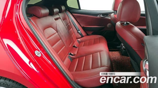 Kia Stinger 2019 — Şəkil 11/20