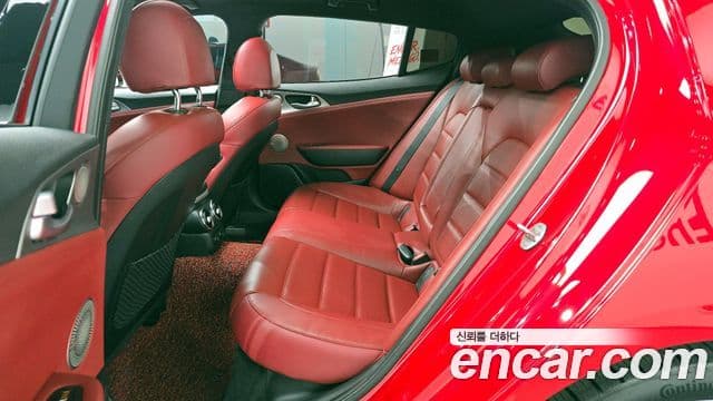 Kia Stinger 2019 — Şəkil 12/20