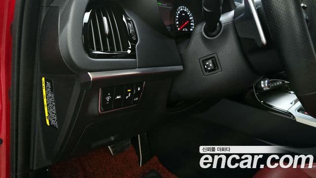 Kia Stinger 2019 — ფოტო 35/37