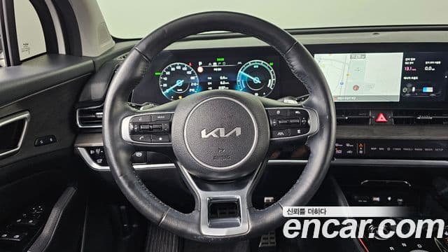 Kia Sportage 2022 — ფოტო 13/20