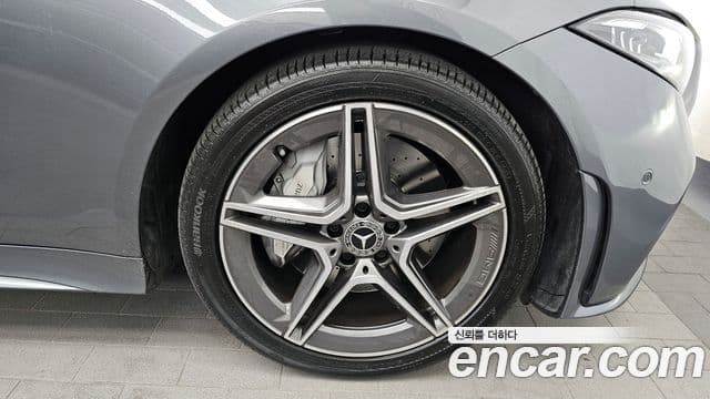 Mercedes-Benz CLS-Class 2019 — Photo 12/36