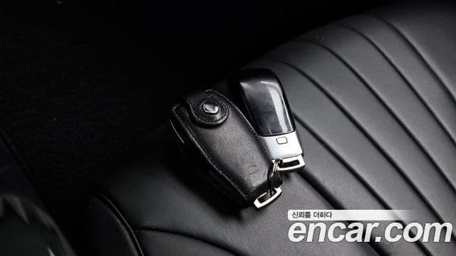 Mercedes-Benz CLS-Class 2019 — Photo 19/36