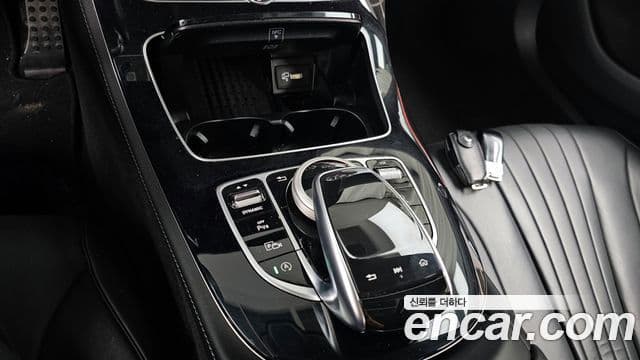 Mercedes-Benz CLS-Class 2019 — Photo 11/36