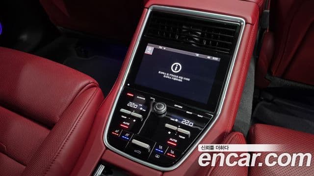 Porsche Panamera 2020 — Şəkil 19/20
