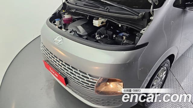 Hyundai Staria 2022 — ფოტო 6/20