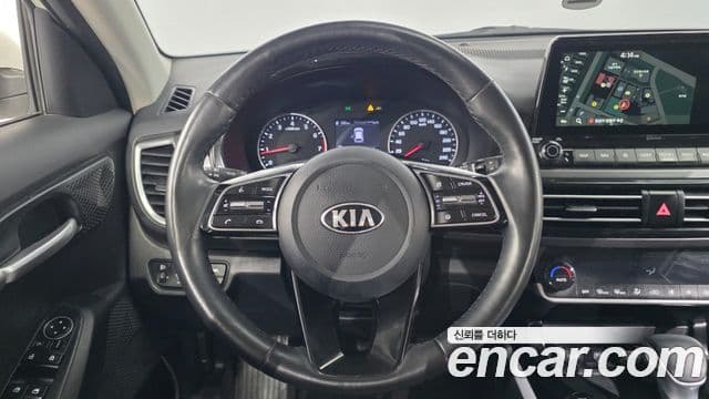 Kia Seltos 2019 — Фото 13/20
