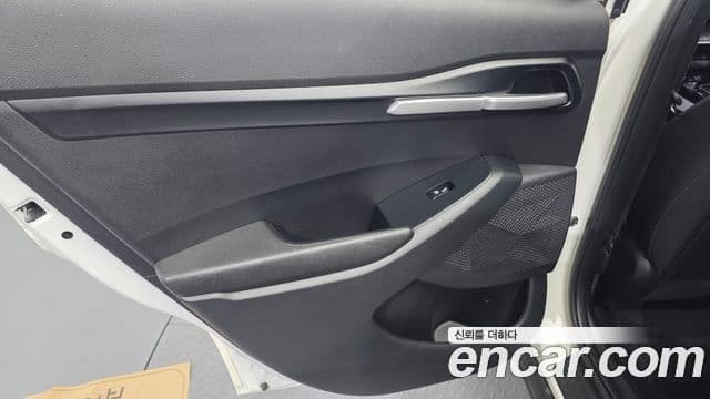 Kia Seltos 2019 — Şəkil 25/30