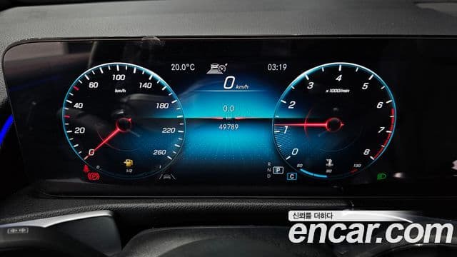 Mercedes-Benz GLB-Class 2021 — ფოტო 7/20