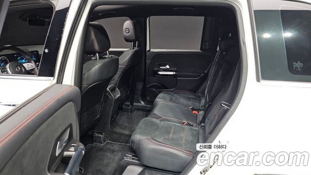 Mercedes-Benz GLB-Class 2021 — ფოტო 17/20