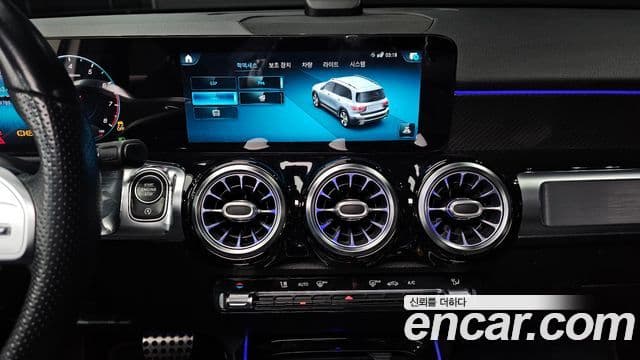 Mercedes-Benz GLB-Class 2021 — ფოტო 18/20