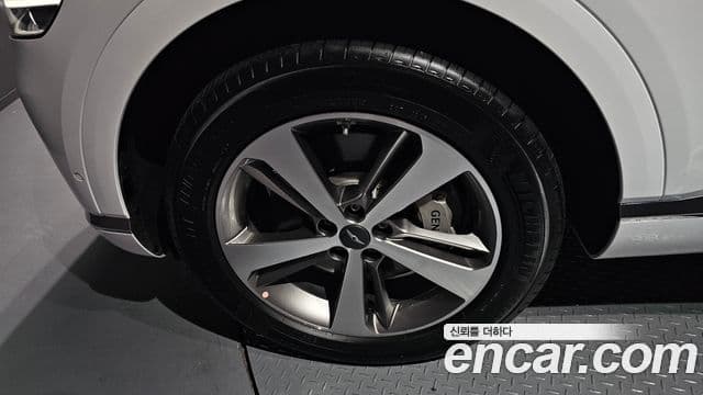 Genesis GV80 2023 — ფოტო 5/20