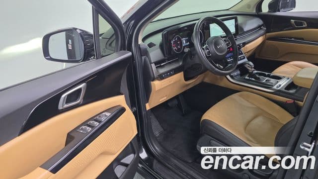 Kia Carnival 2023 — Фото 11/20