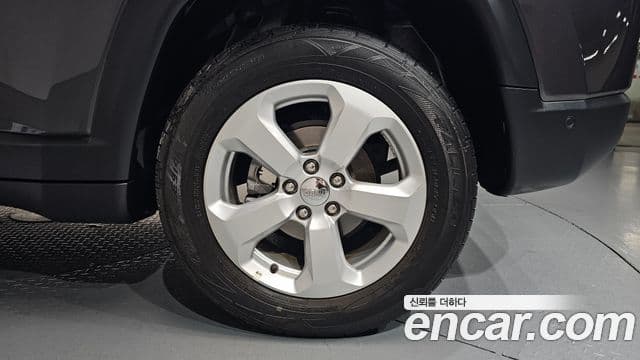 Jeep Compass 2021 — Photo 24/32