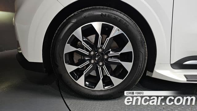 Kia Carnival 2021 — Фото 5/20