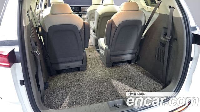 Kia Carnival 2021 — ფოტო 2/32